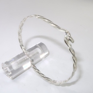 Silver twisted wire bracelet with catch